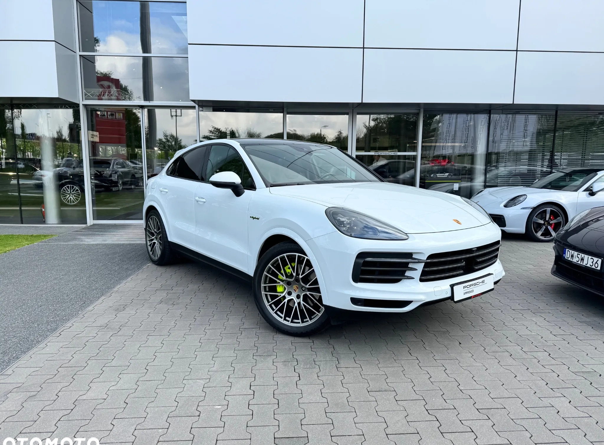 Porsche Cayenne cena 455000 przebieg: 19000, rok produkcji 2023 z Stalowa Wola małe 211